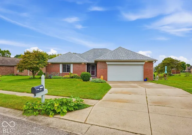 Photo 2 of Single family home for sale at 6765 Hall Rd, Plainfield, IN 46168 | MLS# 22127023 | Listing updated on 2026-09-24