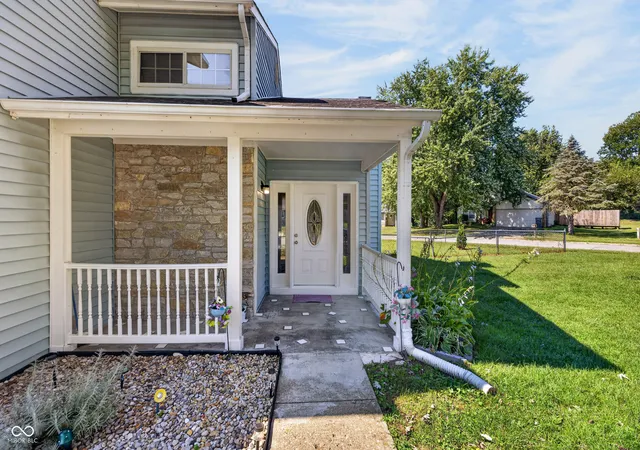 Photo 2 of Single family home for sale at 8512 Green Valley Dr, Indianapolis, IN 46217 | MLS# 22127027 | Listing updated on 2026-09-21