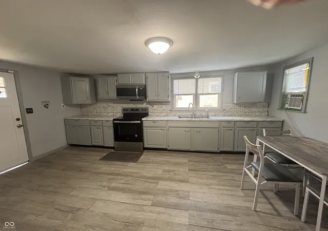 Photo 2 of Single family home for sale at 613 W Washington St, Greensburg, IN 47240 | MLS# 22127033 | Listing updated on 2026-09-22