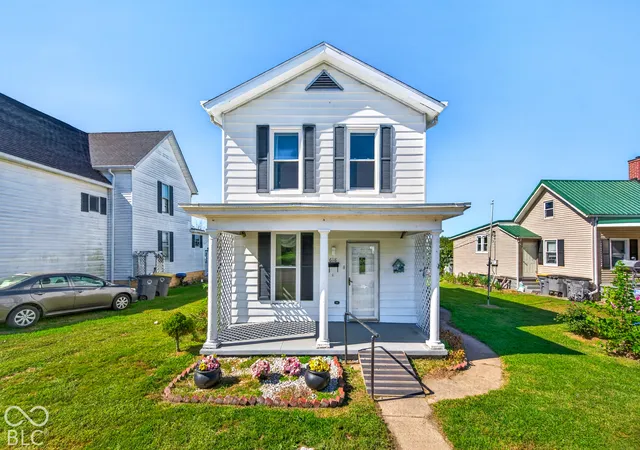 Photo 2 of Single family home for sale at 618 S Poplar St, Seymour, IN 47274 | MLS# 22127043 | Listing updated on 2026-10-08