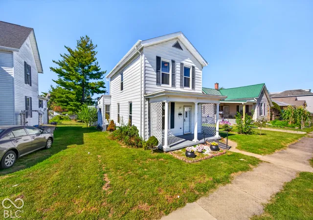 Photo 3 of Single family home for sale at 618 S Poplar St, Seymour, IN 47274 | MLS# 22127043 | Listing updated on 2026-10-08