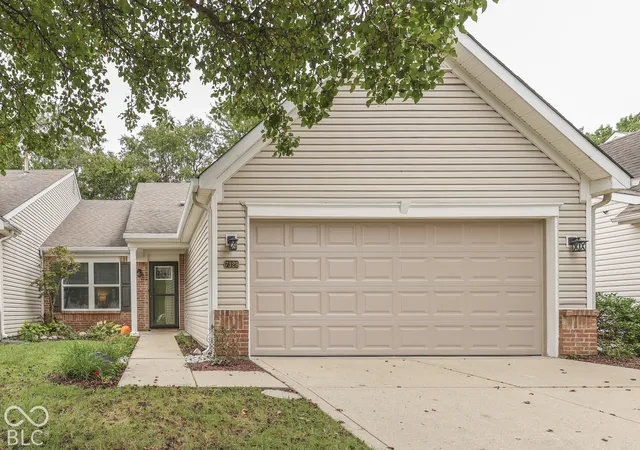 Photo 1 of Single family home for sale at 7329 Oak Knoll Dr, Indianapolis, IN 46217 | MLS# 22127048 | Listing updated on 2026-10-06