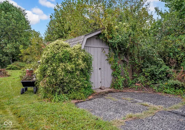 Photo 27 of Sale Pending at 2145 W Brownstown Rd, North Vernon, IN 47265 | MLS# 22127052 | Listing updated on 2026-10-06