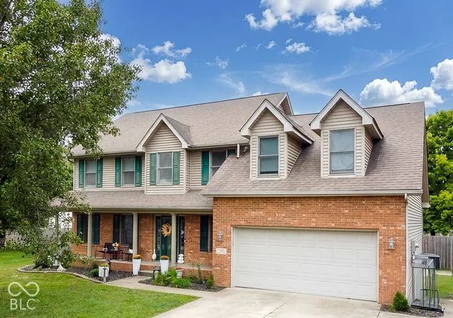 Photo 1 of Single family home for sale at 1992 Westminster Pl, Columbus, IN 47201 | MLS# 22127057 | Listing updated on 2026-09-25