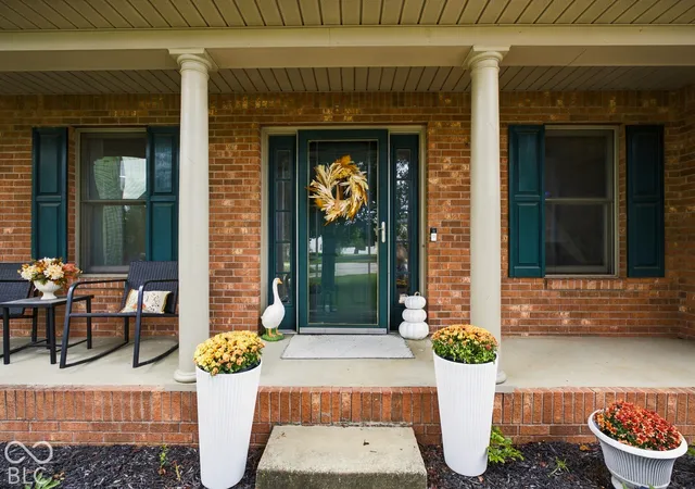 Photo 3 of Single family home for sale at 1992 Westminster Pl, Columbus, IN 47201 | MLS# 22127057 | Listing updated on 2026-09-25
