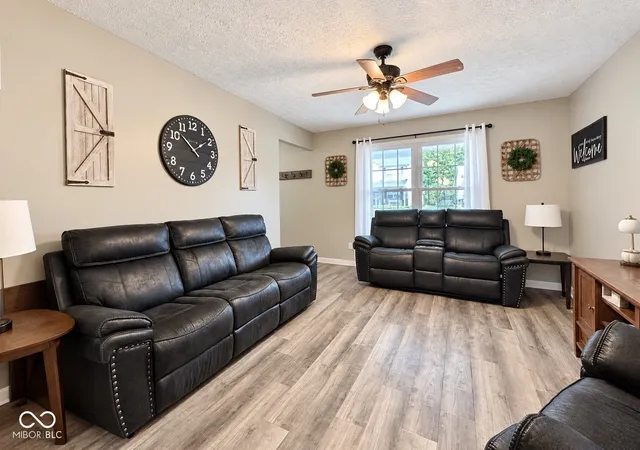 Photo 2 of Single family home for sale at 894 Lincoln Hts Dr, Martinsville, IN 46151 | MLS# 22127071 | Listing updated on 2026-09-22