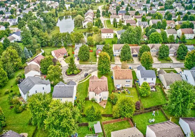 Photo 4 of Single family home for sale at 14314 Holly Berry Cir, Fishers, IN 46038 | MLS# 22127073 | Listing updated on 2026-09-22