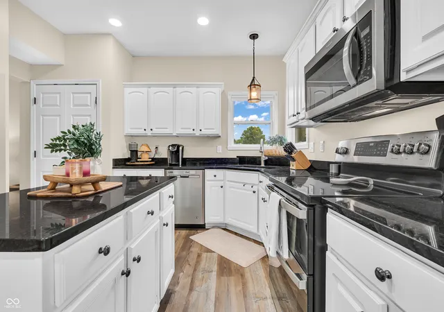 Photo 4 of Single family home for sale at 19117 Golden Meadow Way, Noblesville, IN 46060 | MLS# 22127079 | Listing updated on 2026-09-21