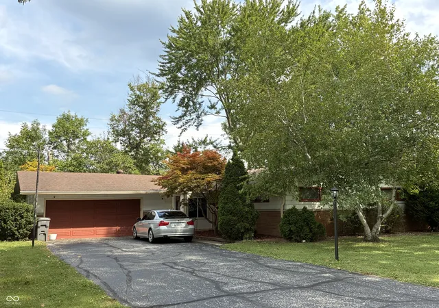 Photo 1 of Sale Pending at 2900 Galahad Dr, Indianapolis, IN 46228 | MLS# 22127081 | Listing updated on 2026-09-25