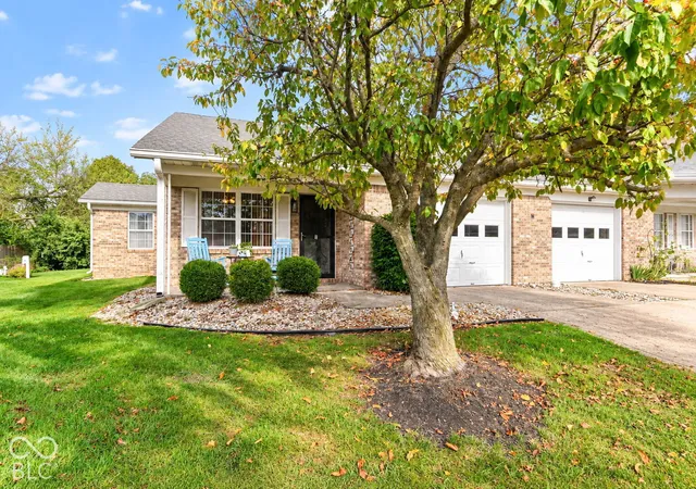 Photo 3 of Single family home for sale at 6381 Village Oak Ct, Indianapolis, IN 46236 | MLS# 22127086 | Listing updated on 2026-10-05