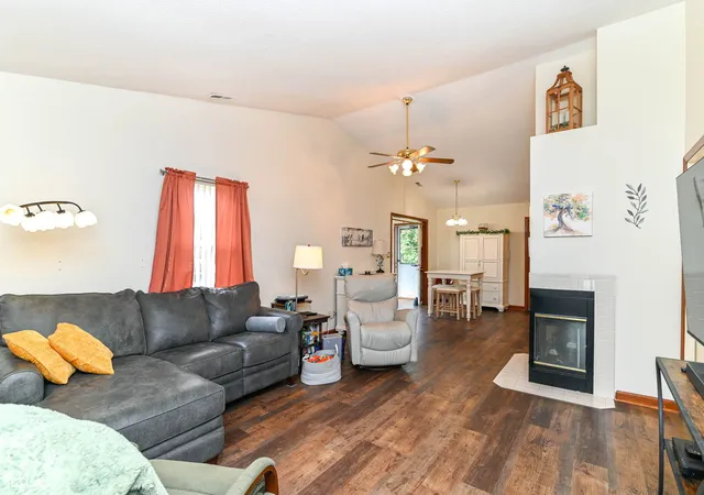 Photo 4 of Single family home for sale at 6381 Village Oak Ct, Indianapolis, IN 46236 | MLS# 22127086 | Listing updated on 2026-10-05