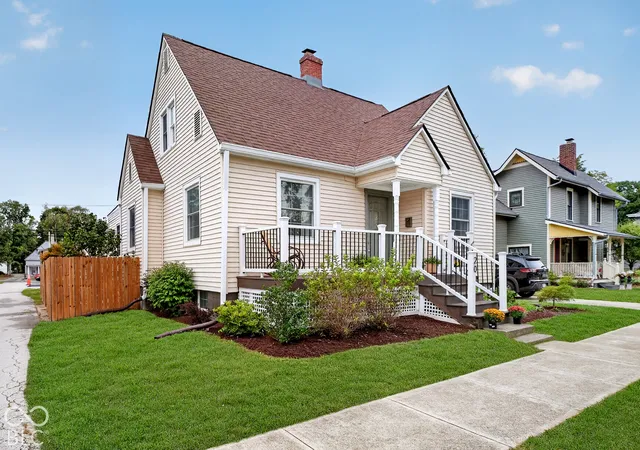 Photo 3 of Sale Pending at 20 S Hougham St, Franklin, IN 46131 | MLS# 22127090 | Listing updated on 2026-09-26