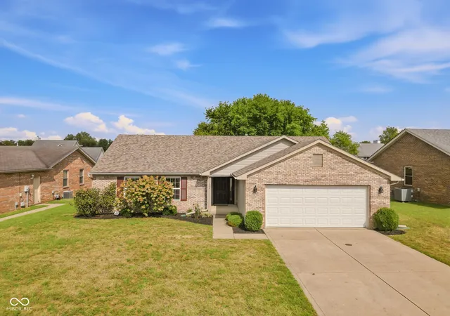 Photo 1 of Single family home for sale at 206 Bishop, Seymour, IN 47274 | MLS# 22127095 | Listing updated on 2026-10-13