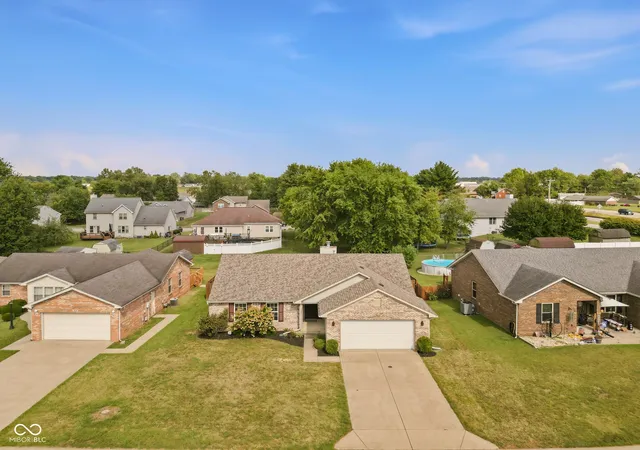 Photo 3 of Single family home for sale at 206 Bishop, Seymour, IN 47274 | MLS# 22127095 | Listing updated on 2026-10-13