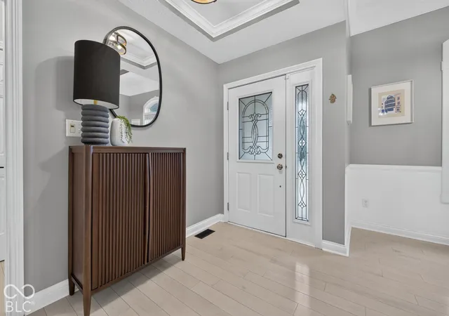 Photo 3 of Single family home for sale at 2807 Bloomsbury Dr S, Greenwood, IN 46143 | MLS# 22127108 | Listing updated on 2026-09-30