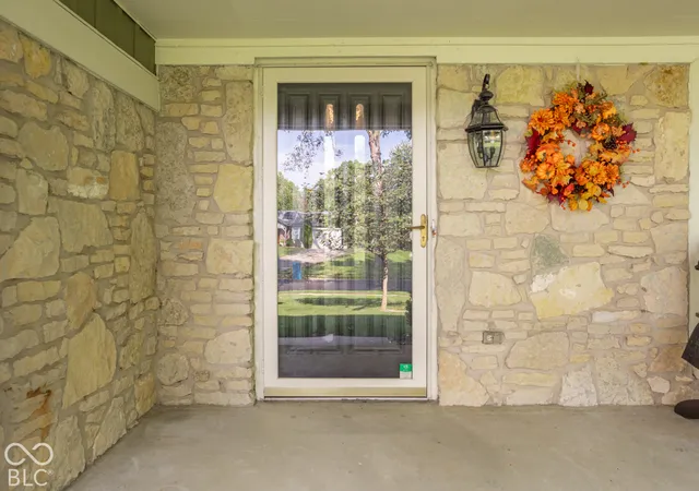 Photo 4 of Sale Pending at 531 E Village Dr, Carmel, IN 46032 | MLS# 22127109 | Listing updated on 2026-10-06