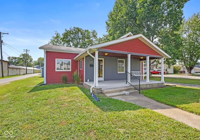 Photo 2 of Single family home for sale at 149 Cincinnati St, Franklin, IN 46131 | MLS# 22127117 | Listing updated on 2026-09-28