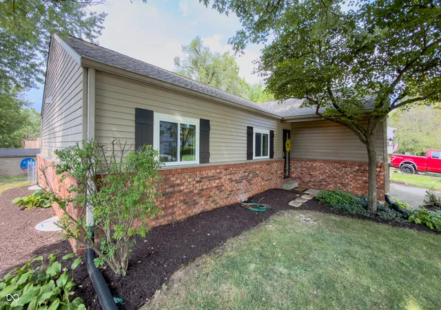 Photo 3 of Single family home for sale at 7520 Ardwell Dr, Indianapolis, IN 46237 | MLS# 22127119 | Listing updated on 2026-09-22