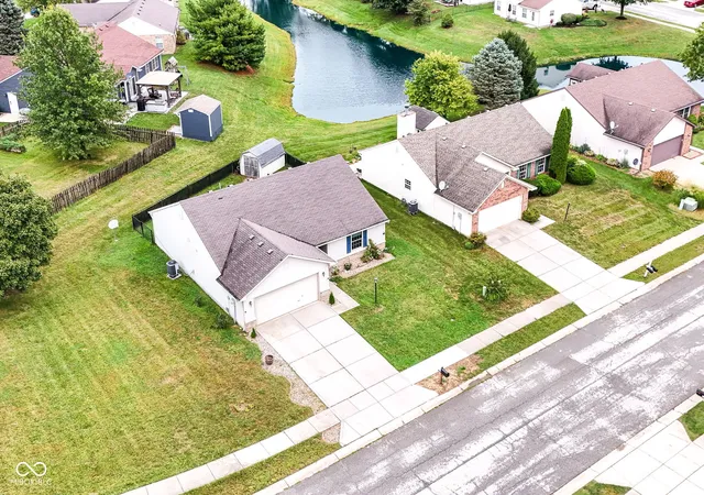 Single family home for sale at 133 Brixton Woods W Dr, Pittsboro, IN 46167 | MLS# 22127126