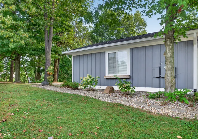 Photo 3 of Single family home for sale at 5501 S 800 Road E, Zionsville, IN 46077 | MLS# 22127130 | Listing updated on 2026-10-02