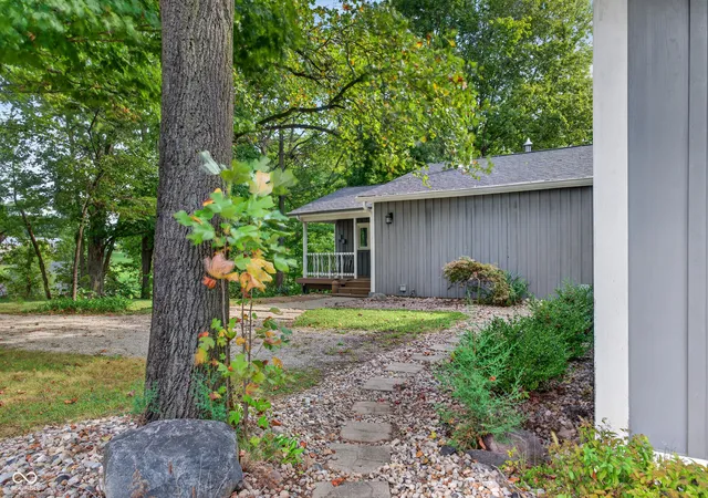 Photo 4 of Single family home for sale at 5501 S 800 Road E, Zionsville, IN 46077 | MLS# 22127130 | Listing updated on 2026-10-02