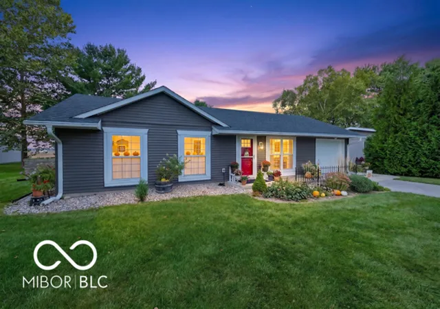 Photo 3 of Single family home for sale at 322 Oak St, Thorntown, IN 46071 | MLS# 22127131 | Listing updated on 2026-10-01