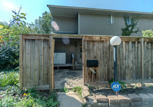 Photo 1 of Condo for sale at 4282 Woodsage Tr, Indianapolis, IN 46237 | MLS# 22127135 | Listing updated on 2026-09-22