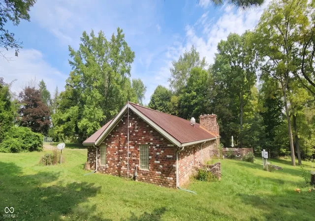 Photo 3 of Single family home for sale at 6048 E Us Hwy 36, Bainbridge, IN 46105 | MLS# 22127150 | Listing updated on 2026-10-06