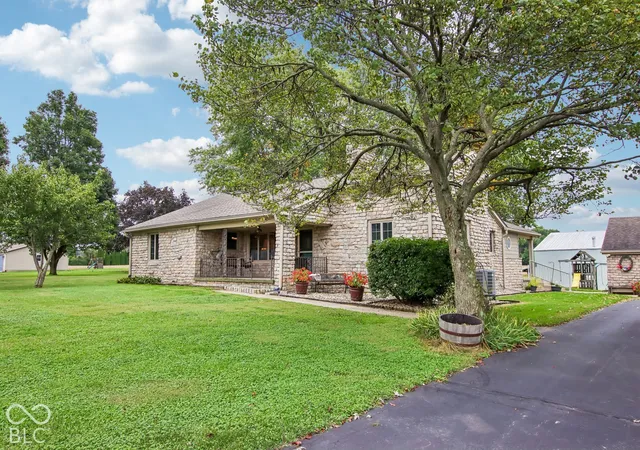 Photo 2 of Single family home for sale at 11131 Mcclure Rd, Martinsville, IN 46151 | MLS# 22127156 | Listing updated on 2026-10-04