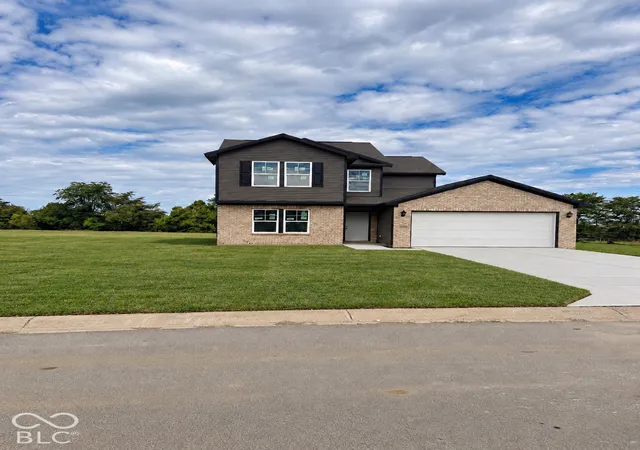 Photo 1 of Sale Pending at 3100 W Shasta Dr, Muncie, IN 47303 | MLS# 22127171 | Listing updated on 2026-10-20