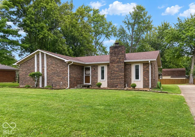 Photo 1 of Single family home for sale at 560 Margueritta Ct, Greenwood, IN 46143 | MLS# 22127185 | Listing updated on 2026-09-25