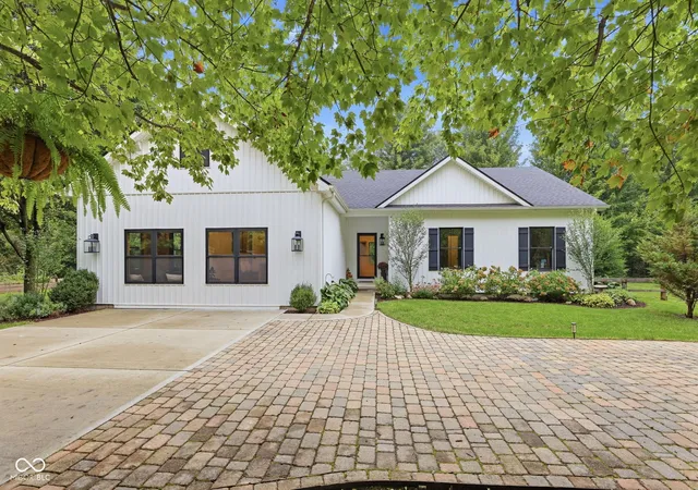 Photo 1 of Single family home for sale at 8330 W 700 South, Pendleton, IN 46064 | MLS# 22127187 | Listing updated on 2026-09-30