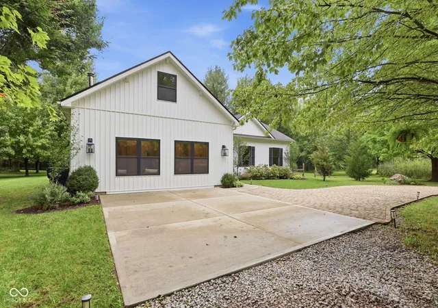 Photo 2 of Single family home for sale at 8330 W 700 South, Pendleton, IN 46064 | MLS# 22127187 | Listing updated on 2026-09-30