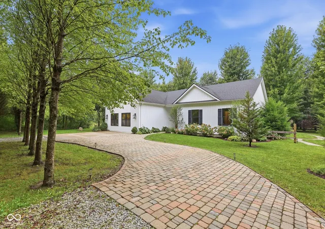 Photo 4 of Single family home for sale at 8330 W 700 South, Pendleton, IN 46064 | MLS# 22127187 | Listing updated on 2026-09-30