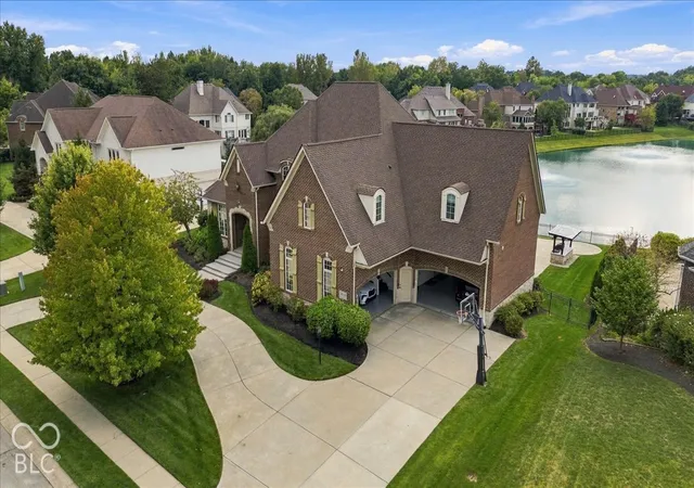 Photo 4 of Single family home for sale at 14038 Salsbury Crk Drs, Carmel, IN 46032 | MLS# 22127188 | Listing updated on 2026-09-28