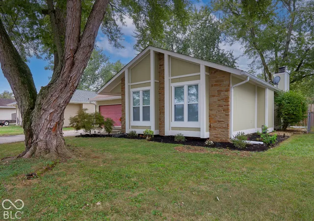 Photo 1 of Single family home for sale at 3920 Peppertree Ln, Columbus, IN 47203 | MLS# 22127189 | Listing updated on 2026-09-24