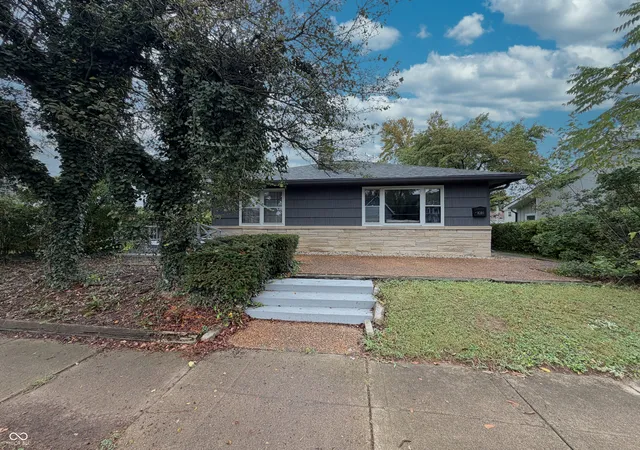 Single family home for sale at 1014 W North St, Greenfield, IN 46140 | MLS# 22127197