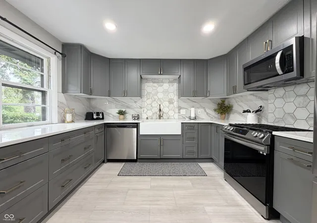 Photo 2 of Single family home for sale at 1014 W North St, Greenfield, IN 46140 | MLS# 22127197 | Listing updated on 2026-10-05