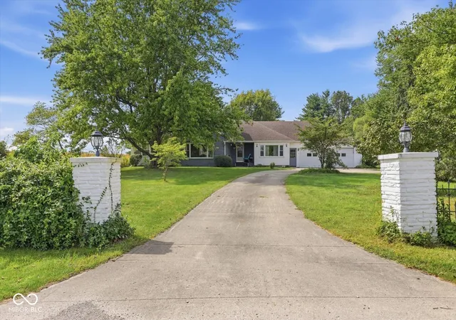 Photo 2 of Single family home for sale at 2441 S Tucker Rd, Shelbyville, IN 46176 | MLS# 22127201 | Listing updated on 2026-09-25