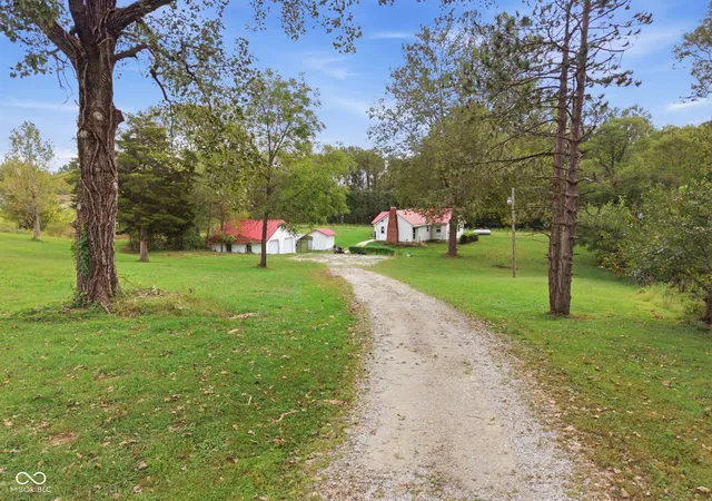 Photo 4 of Single family home for sale at 4561 S County Rd 325 W, Greencastle, IN 46135 | MLS# 22127203 | Listing updated on 2026-09-23
