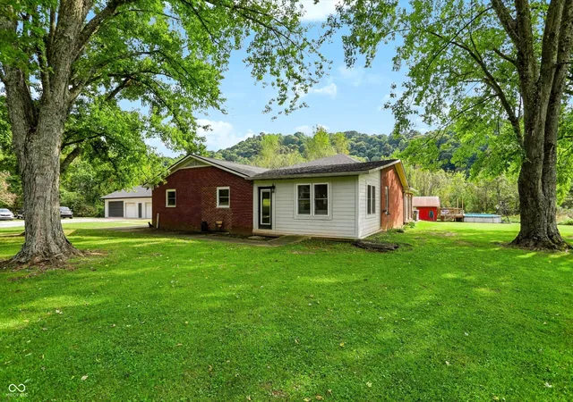 Photo 2 of Single family home for sale at 2261 Hinson Rd, Martinsville, IN 46151 | MLS# 22127204 | Listing updated on 2026-09-22