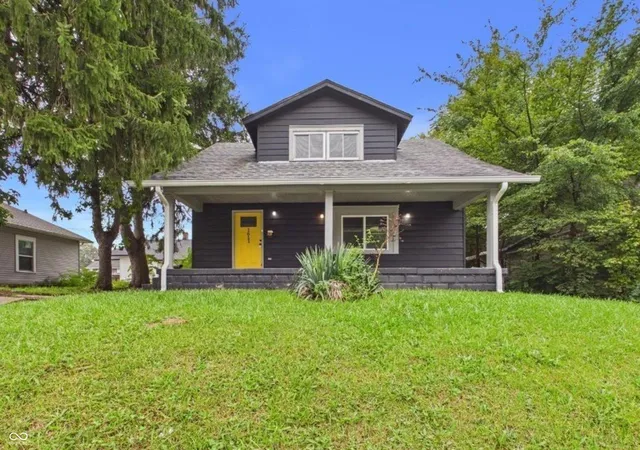 Photo 1 of Single family home for sale at 1611 Nichol Ave, Anderson, IN 46016 | MLS# 22127219 | Listing updated on 2026-09-22