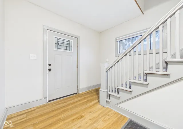Photo 4 of Single family home for sale at 1611 Nichol Ave, Anderson, IN 46016 | MLS# 22127219 | Listing updated on 2026-09-22
