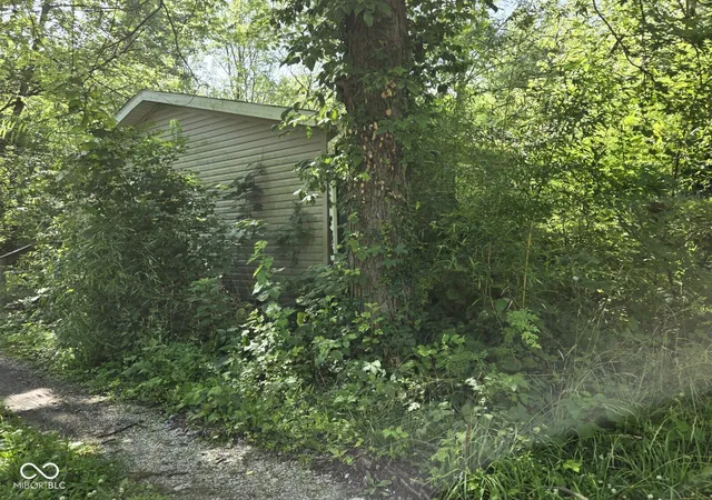 Photo 1 of Manufactured home for sale at 1017 S Orchard St, Farmersburg, IN 47850 | MLS# 22127222 | Listing updated on 2026-10-28