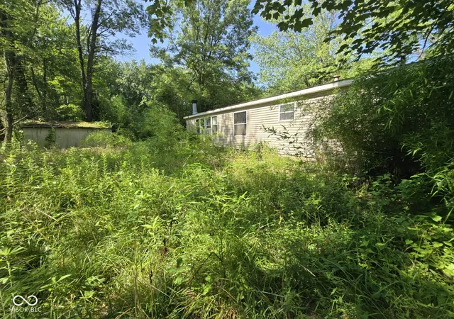 Photo 3 of Manufactured home for sale at 1017 S Orchard St, Farmersburg, IN 47850 | MLS# 22127222 | Listing updated on 2026-10-28