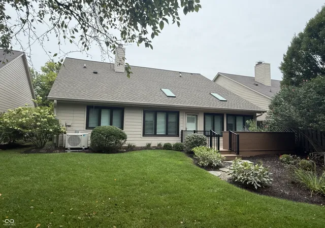 Photo 3 of Sale Pending at 11999 Waterford Ln, Carmel, IN 46033 | MLS# 22127229 | Listing updated on 2026-09-21