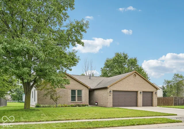Photo 2 of Single family home for sale at 524 Zephyr Way, Westfield, IN 46074 | MLS# 22127230 | Listing updated on 2026-09-29
