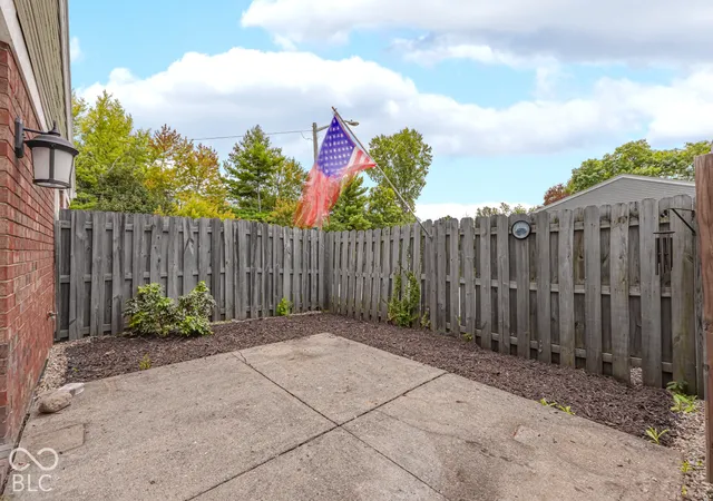 Photo 4 of Condo for sale at 5503 Vin Rose, Indianapolis, IN 46226 | MLS# 22127232 | Listing updated on 2026-10-06