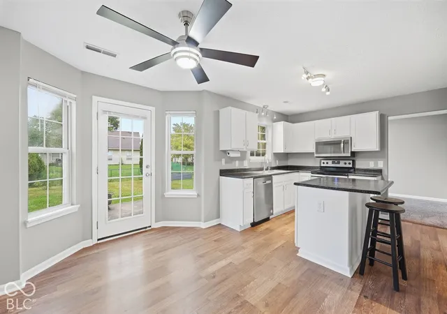 Photo 4 of Single family home for sale at 7642 Blackthorn Ct, Indianapolis, IN 46236 | MLS# 22127233 | Listing updated on 2026-10-06
