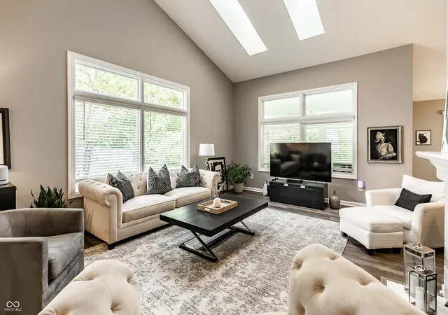 Photo 4 of Single family home for sale at 10011 Franklin Ct, Carmel, IN 46280 | MLS# 22127234 | Listing updated on 2026-09-24